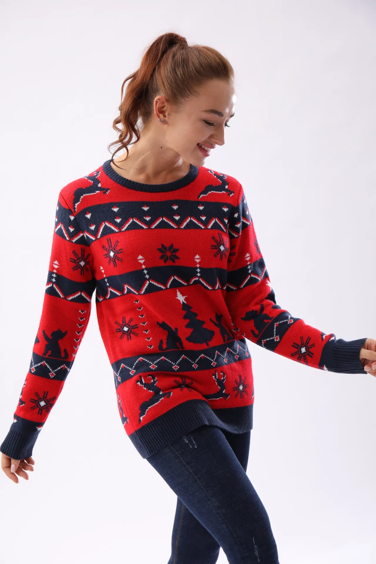 FNJIA Custom Women's Christmas Sweater Production Based on Provided Drawings and Samples