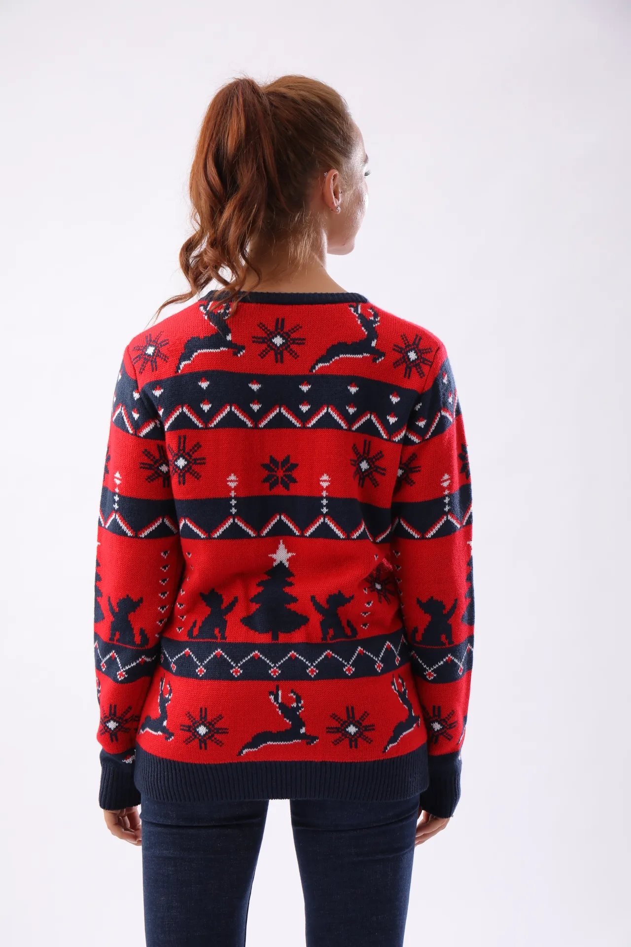 FNJIA Custom Women's Christmas Sweater Production Based on Provided Drawings and Samples