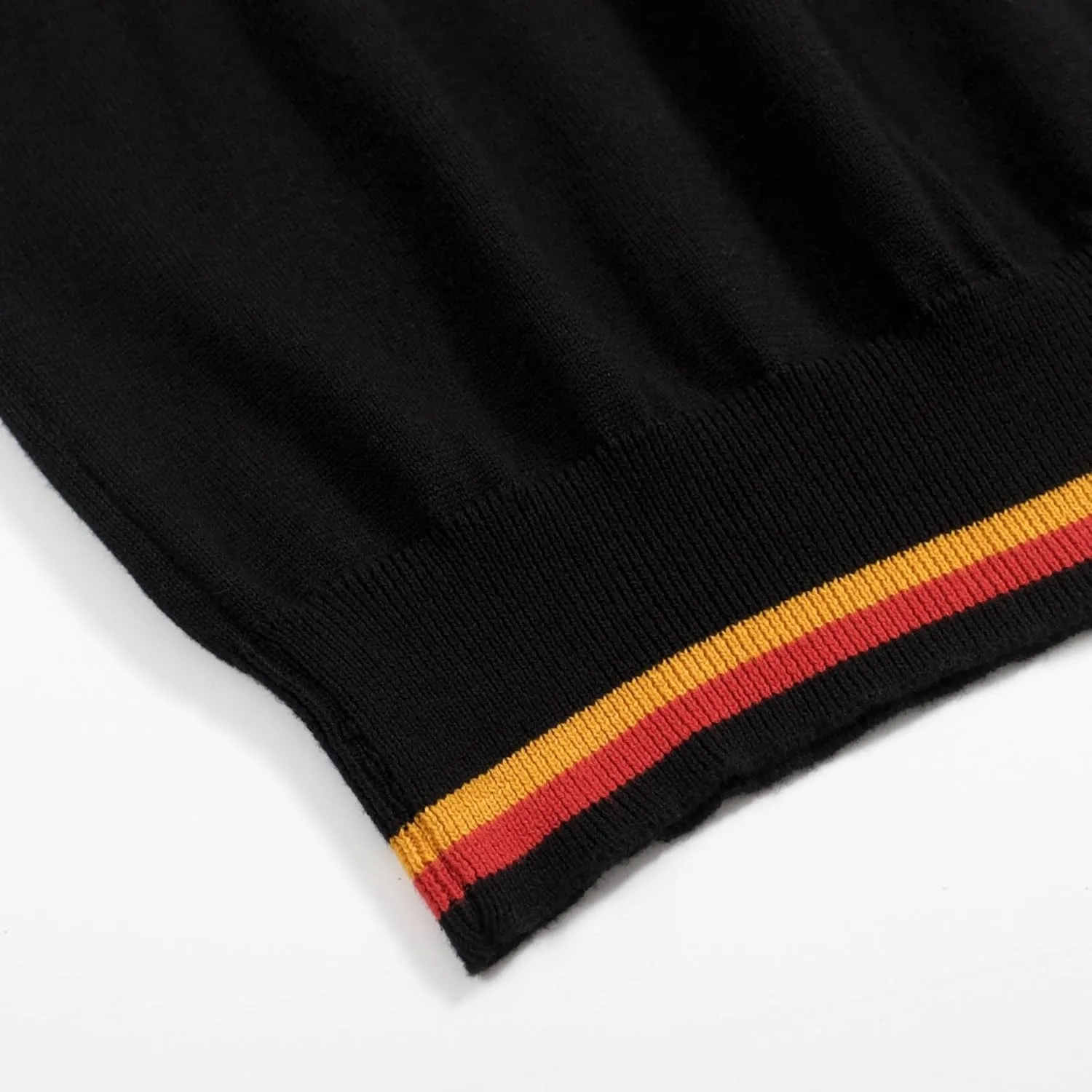 Customized Logo Solid Pattern Knitted Polo
